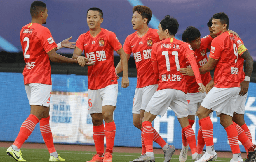 河南建业客场战平大连人，顽强抗击灾难