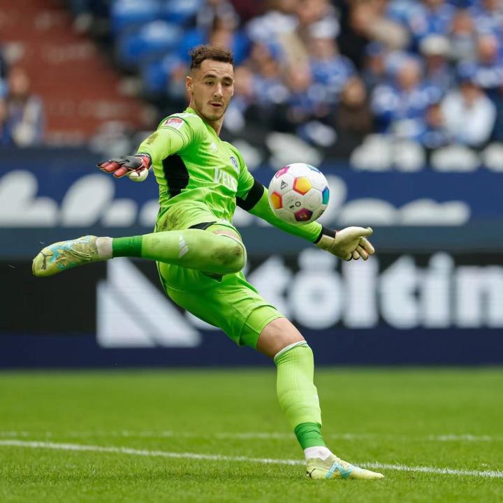 沙尔克阵中大将受伤离场,队伍备战受阻的简单介绍 沙尔克阵中大将受伤离场,队伍备战受阻的简单介绍