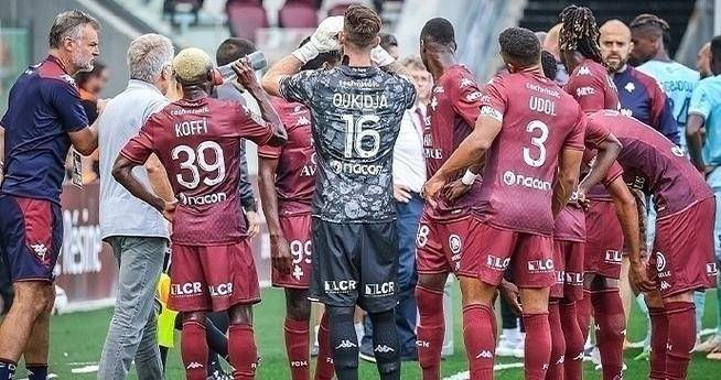 包含梅斯主场告负，开局状况堪忧的词条