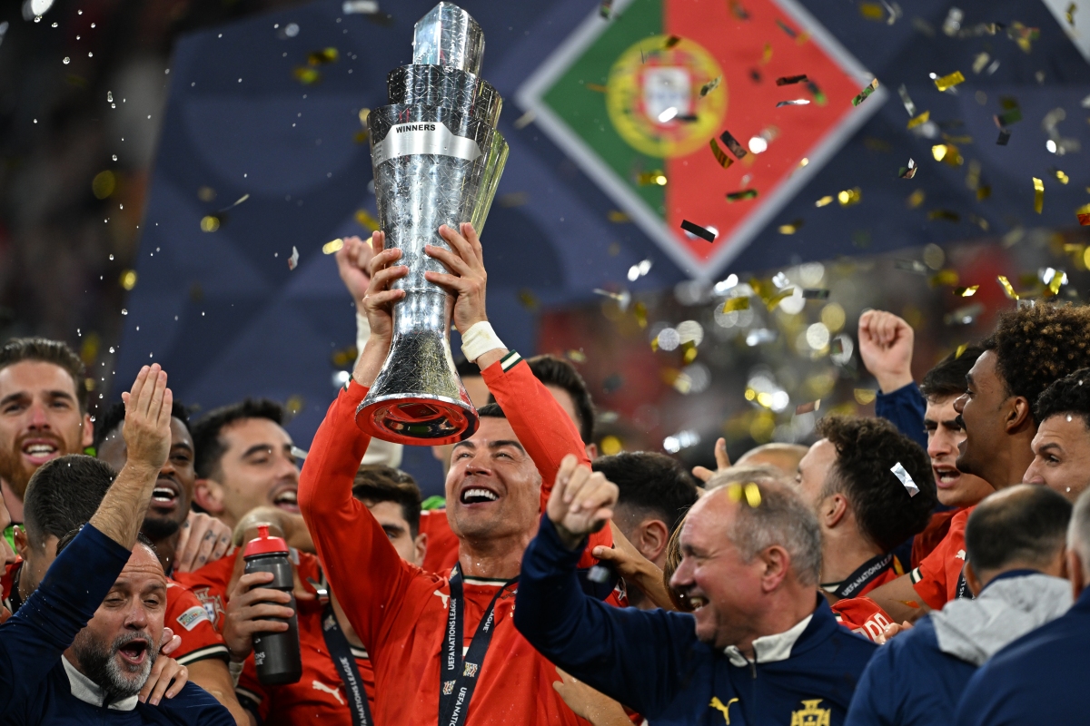 瑞士逆转里昂,卡塞米罗点燃赛场的简单介绍 瑞士逆转里昂,卡塞米罗点燃赛场的简单介绍