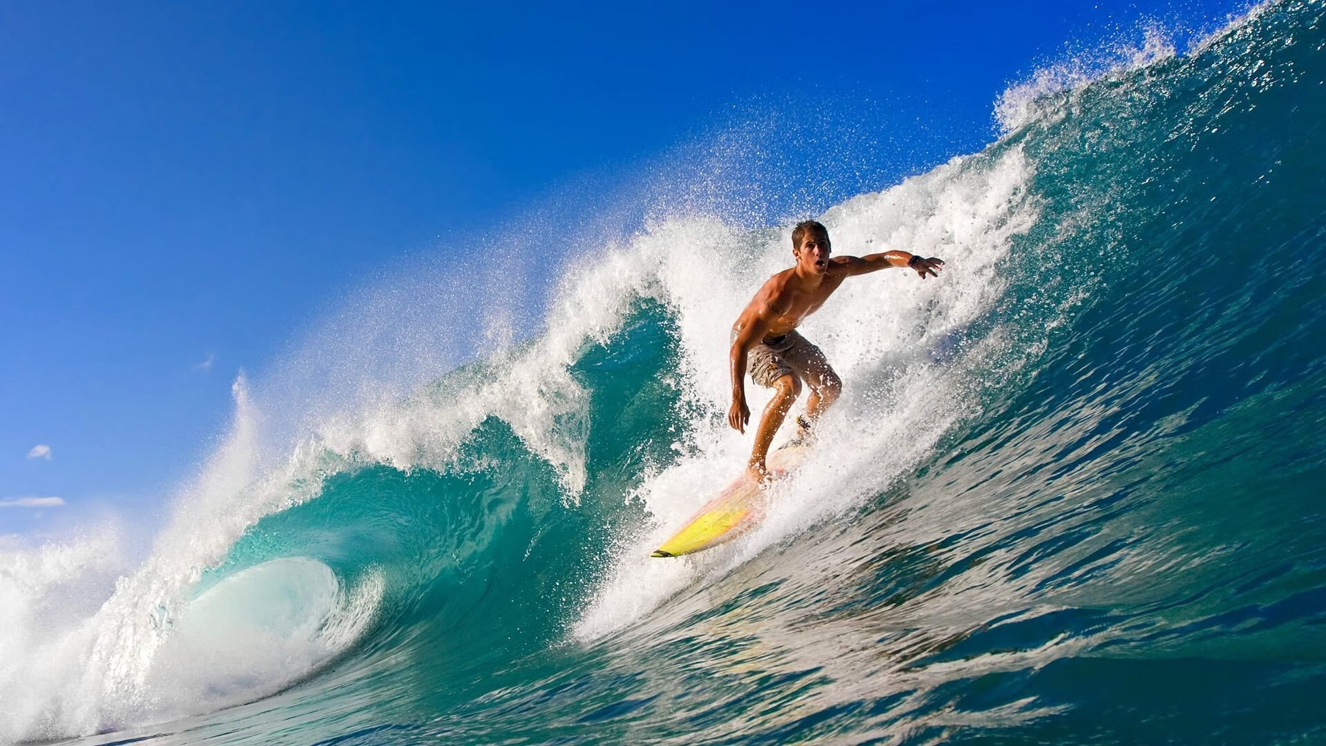 赛道上的心跳，罗德里在F1街道赛之夜的决胜时刻