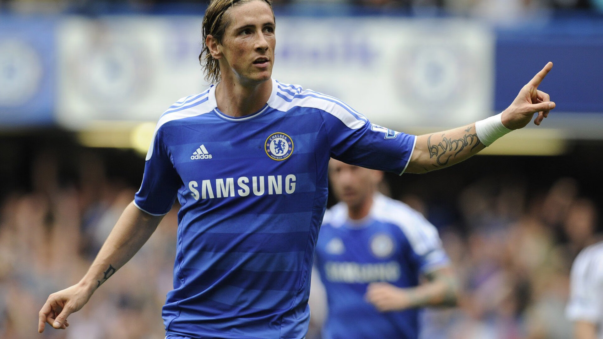 引擎轰鸣与城市心跳,恩佐之夜,F1街道赛的永恒瞬间