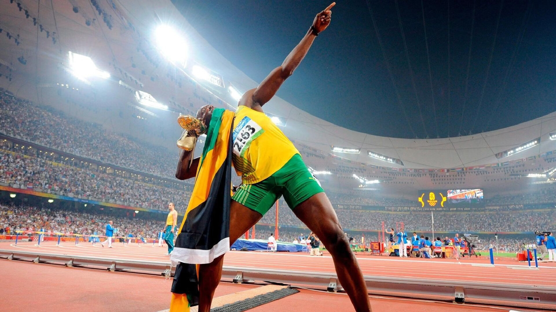 绝境中的斗牛士之舞，阿尔瓦雷斯一剑封喉，西班牙逆转里昂的战术与意志交响曲